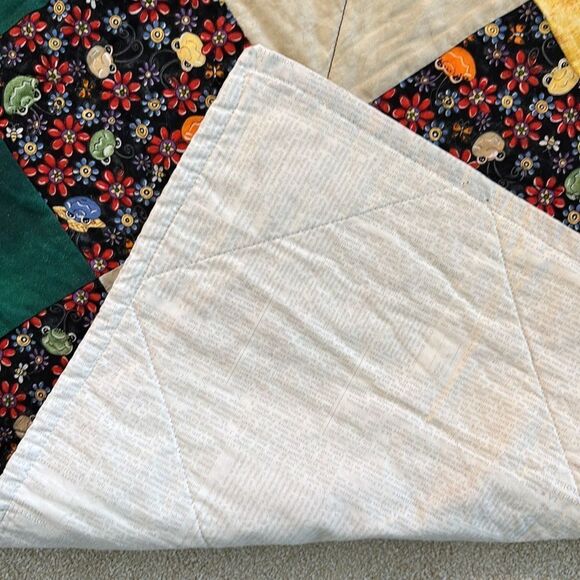 Project Linus Handmade Child’s Quilt Tiny Frogs Print 48”x42” - Picture 6 of 9